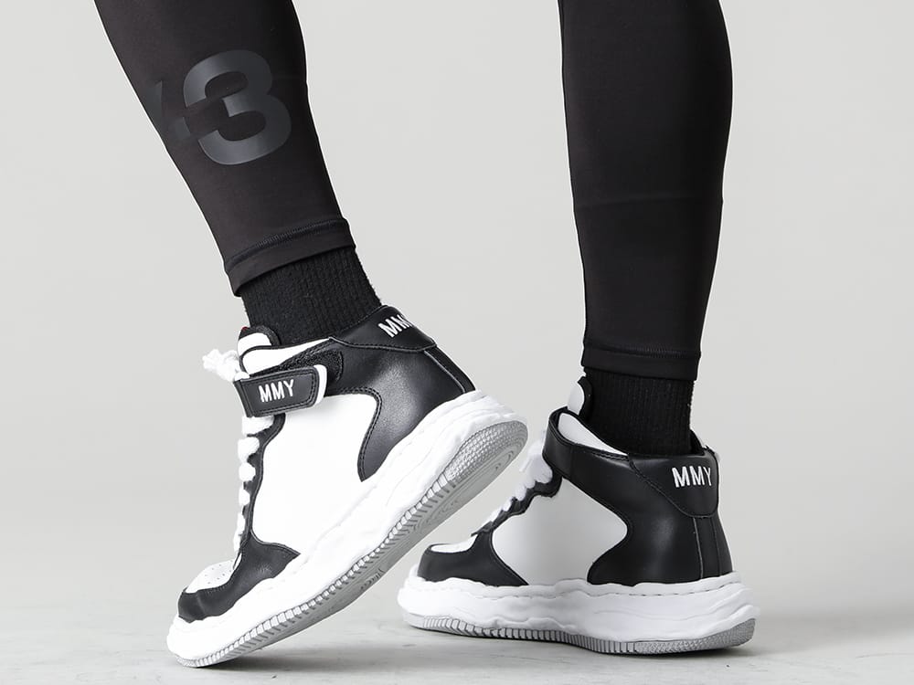 Maison MIHARAYASUHIRO - メゾン ミハラヤスヒロ 22-23AW レギンスとのレイヤードで秋〜真冬まで通して活躍するフリースショーツ！ - A08FW705--WAYNE high- Original sole leather High-Top sneakers Black / White - HF8983-W CLASSIC TIGHTS 3-006