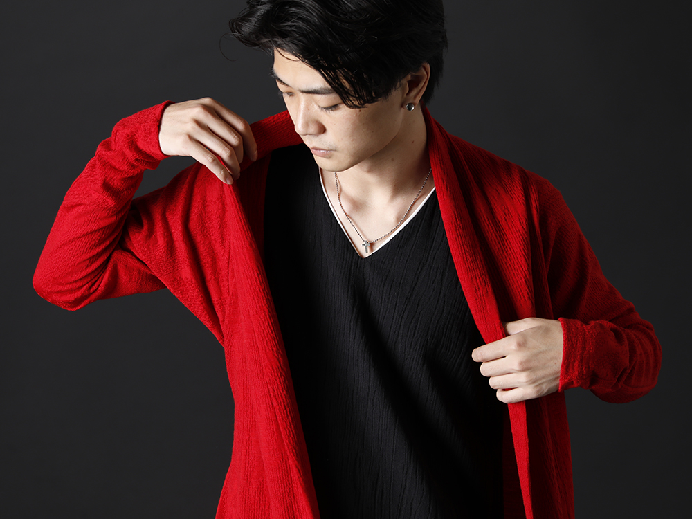 キリュウキリュウ 2022-23AW - ブランドが得意とするエレガンスさを演出する迫力あるカーディガン - KO-HT25-057(パイソンジャカードジャージー ドルマン フレアカーディガン) KO-HT33-055-black-white(レースジャカードジャージー レイヤードTシャツ ブラック&ホワイト) - 2-004