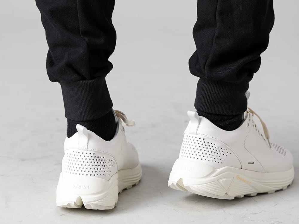 SUNCORE - サンコア 22-23AW ハイネックジャケットと同素材のクロップドパンツ - SCV186C016-Night Run light Ivory - T107-1022A-Untwisted Fleece-Lined Tapered Cropped Pants Black 3-005