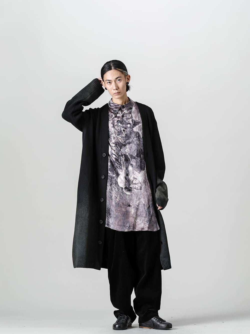 Yohji Yamamoto 22-23AW Corduroy trousers that make a difference in autumn/winter BLACK style - HE-K75-193-long cardigan - HE-B51-403-Detachable button-down blouse - HE-P25-014-side hidden pocket corduroy trousers - Handsewn-Classic-Lo-Handsewn Classic Low 3-005