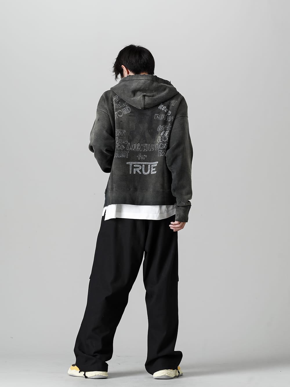 Maison MIHARAYASUHIRO 2022-23AW Styling Street style with an impactful graphic hoodie! - A09HD551 Distressed Hoodie Balck - A09TS701 SELF CULTURE Print
New sole -WAYNE Low- leather Low-top sneakers Tee White - J09PT041 Compact Cotton Wide Trousers
Compact Cotton Wide Trousers
Compact Cotton Wide Trousers
Compact Cotton Wide Trousers 1-002