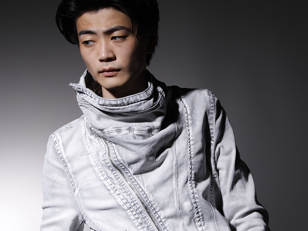ユリウス 2022-23AW - ミリタリーモードな雰囲気漂うデニムジャケット - 799BLM22-PL(10.5oz ストレッチデニム カバードネック ジャケット) - 2-011