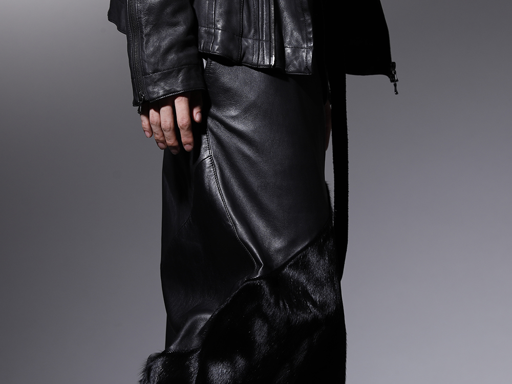ユリウス / グイディ 2022-23AW - 今季を象徴するアヴァンギャルドなレザーパンツ - 797PAM8(ラムスキン / カウヘアー サルエルパンツ) BLT17-Black(ベルト バイソン フルグレイン レザー - BLT17 ブラック) - 3-004