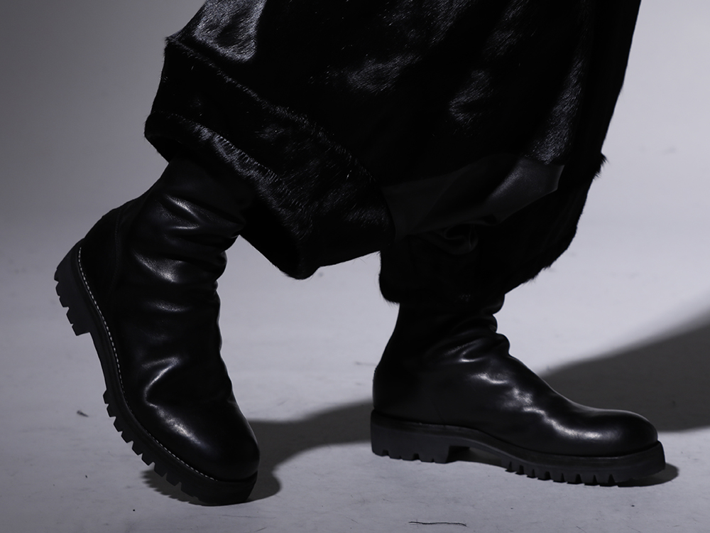 グイディ 2022-23AW - 今季を象徴するアヴァンギャルドなレザーパンツ - 788V-black(バックジップブーツ ラバーソール - ホース フルグレイン レザー) - 3-008