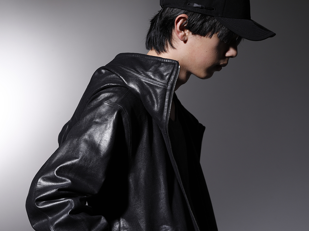 JULIUS 2022-23AW - A mode parka with a coated surface - 799CUM21-C(Front Zip Coated Sweat Hoodie) 799CUM25-Charcoal(Rib Asymmetry Cutsewn Charcoal) - 2-004