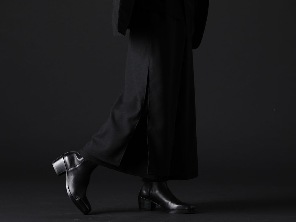 kujaku 2022-23AW - Pants expressing the concept of the collection. - KJ-22AW22(hirugao pants) KJ-21AW38(Kiri Boots) - 3-002