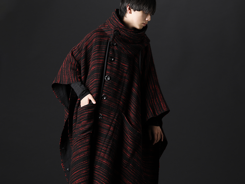 ヌード マサヒコマルヤマ 2022-23AW - 今季らしさを前面に味わえるデザインを落とし込んだ作品 - NU-1655(リバーシブル ポンチョ) - 2-001