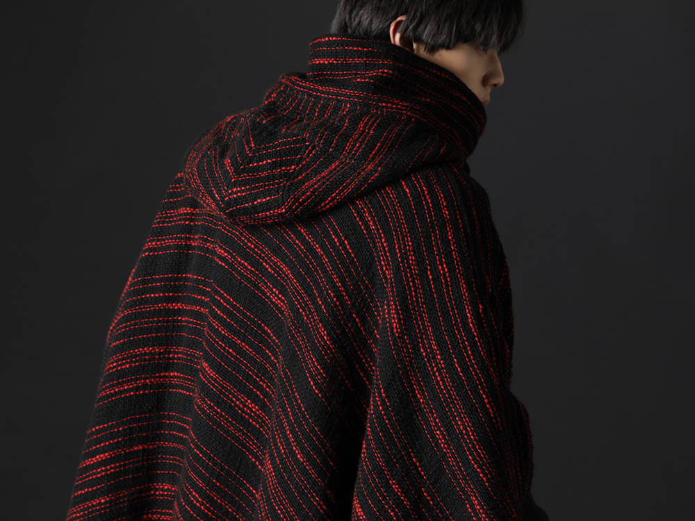 ヌード マサヒコマルヤマ 2022-23AW - 今季らしさを前面に味わえるデザインを落とし込んだ作品 - NU-1655(リバーシブル ポンチョ) - 2-013