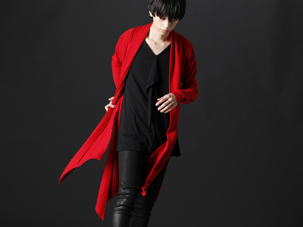 kiryuyrik / THE ONENESS 2022-23AW - A cardigan with a bright red and designer silhouette. - KO-HT25-057(Python Jacquard Jersey Dolman Flare Cardigan) OA-HT31-051(Dolma Frill T-Shirts) - 3-004