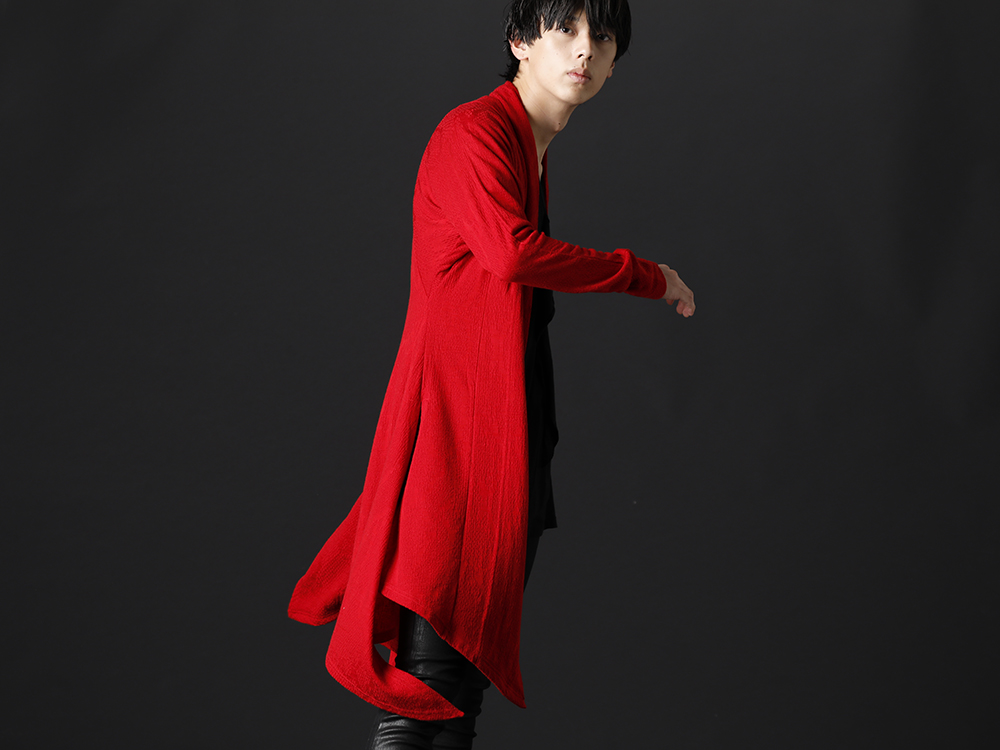 kiryuyrik / THE ONENESS 2022-23AW - A cardigan with a bright red and designer silhouette. - KO-HT25-057(Python Jacquard Jersey Dolman Flare Cardigan) OA-HT31-051(Dolma Frill T-Shirts) - 3-005