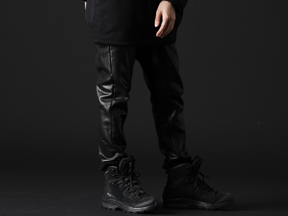 ユリウス / イレブン バイ ボリス ビジャン サベリ 2022-23AW - ストレスフリーなスウェット生地にブランドらしさを加えたパンツ - 799PAM26-C(コーティングスウェット シームドパンツ) BOOT2-GTX-Black(BOOT2 ゴアテックス ブラック) - 3-002