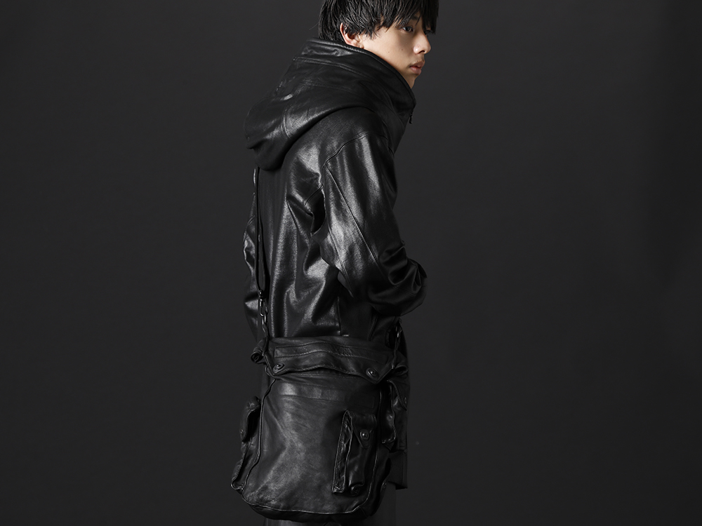 ユリウス 2022-23AW - コーティングを施しモード感漂うフーディー - 799CUM21-C(フロントジップ コーティング スウェットフーディー) 799BGU5(ガスマスク レザーバッグ) - 2-002