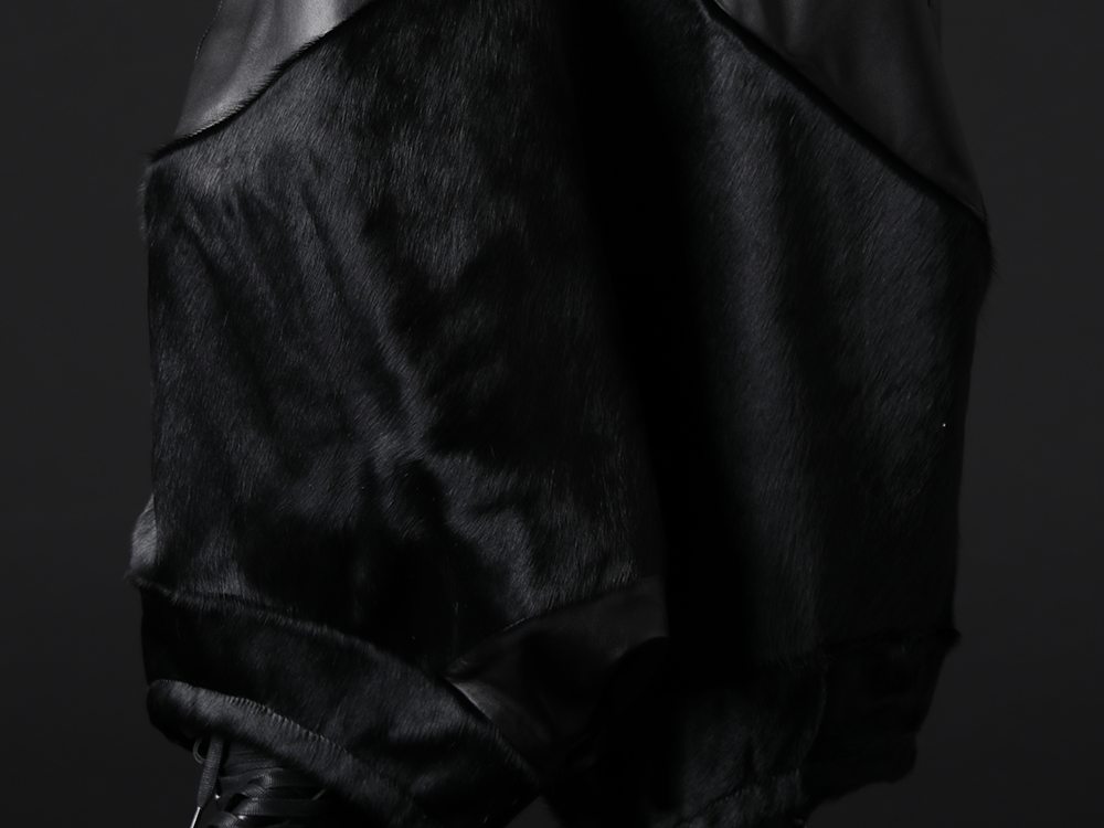 ユリウス 2022-23AW - シーズンを象徴するインパクト抜群のパンツ - 797PAM8(ラムスキン / カウヘアー サルエルパンツ) - 3-004