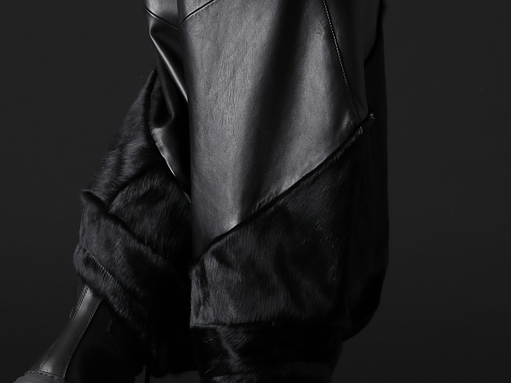 ユリウス 2022-23AW - シーズンを象徴するインパクト抜群のパンツ - 797PAM8(ラムスキン / カウヘアー サルエルパンツ) - 3-005