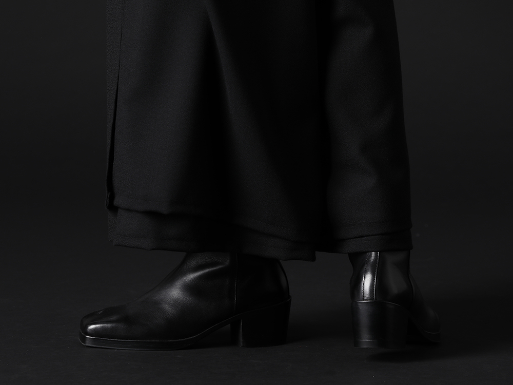 クジャク 2022-23AW - 綺麗なAラインを作り出す今季ならではのパンツ - KJ-21AW38(キリ ブーツ) - 3-006