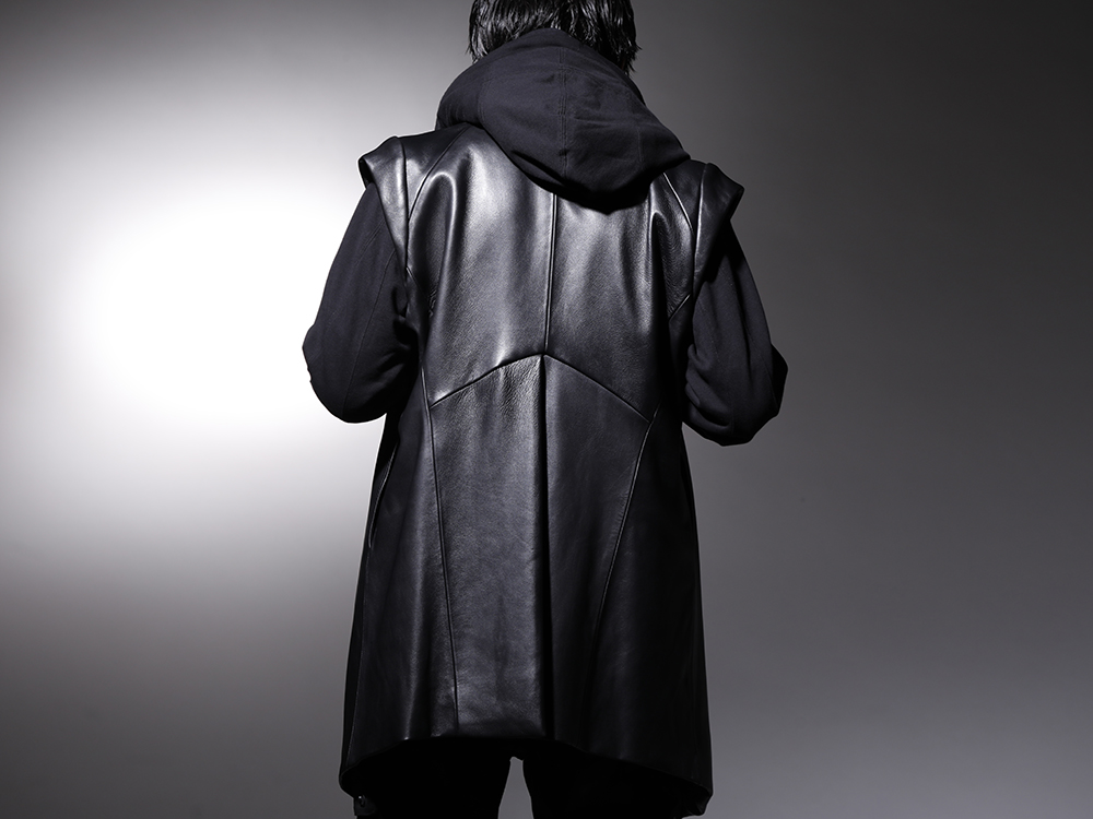 JULIUS 2022-23AW - A stylish vest with a hoody look for a casual look. - 797VEM2(Lamb Skin / Cow Hair Vest) 799CUM21-Black(Front Zip Sweat Hoodie Black) 799CUM25-Black(Rib Asymmetry Cutsewn Black) - 2-003