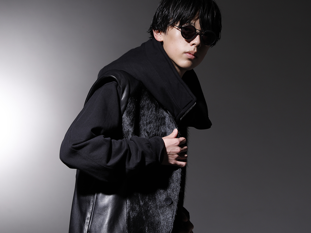 JULIUS / The Viridi-anne / RIGARDS 2022-23AW - A stylish vest with a hoody look for a casual look. - 797VEM2(Lamb Skin / Cow Hair Vest) 799CUM21-Black(Front Zip Sweat Hoodie Black) 799CUM25-Black(Rib Asymmetry Cutsewn Black) RG2001TVA-Vintage-Black-Black(RIGARDS collaboration sunglasses - Vintage Black+Black / Clear+D.Gray Lensター) - 2-005