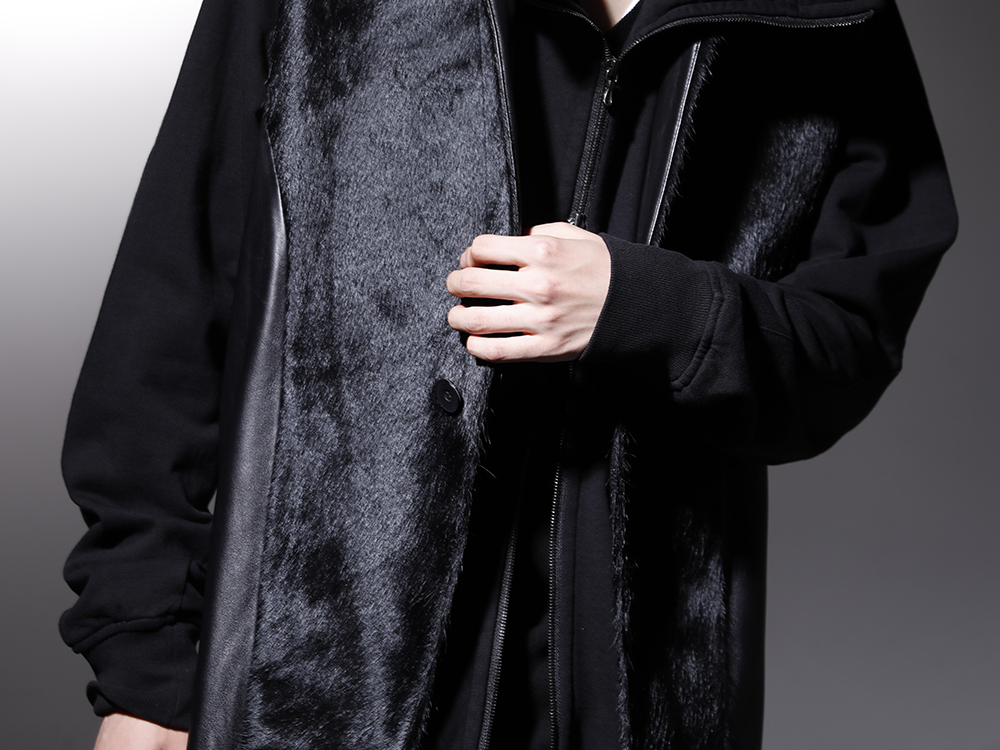 JULIUS 2022-23AW - A stylish vest with a hoody look for a casual look. - 797VEM2(Lamb Skin / Cow Hair Vest) 799CUM21-Black(Front Zip Sweat Hoodie Black) 799CUM25-Black(Rib Asymmetry Cutsewn Black) - 2-006