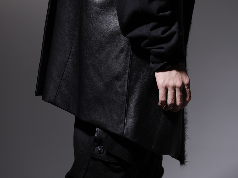 JULIUS 2022-23AW - A stylish vest with a hoody look for a casual look. - 797VEM2(Lamb Skin / Cow Hair Vest) - 2-009