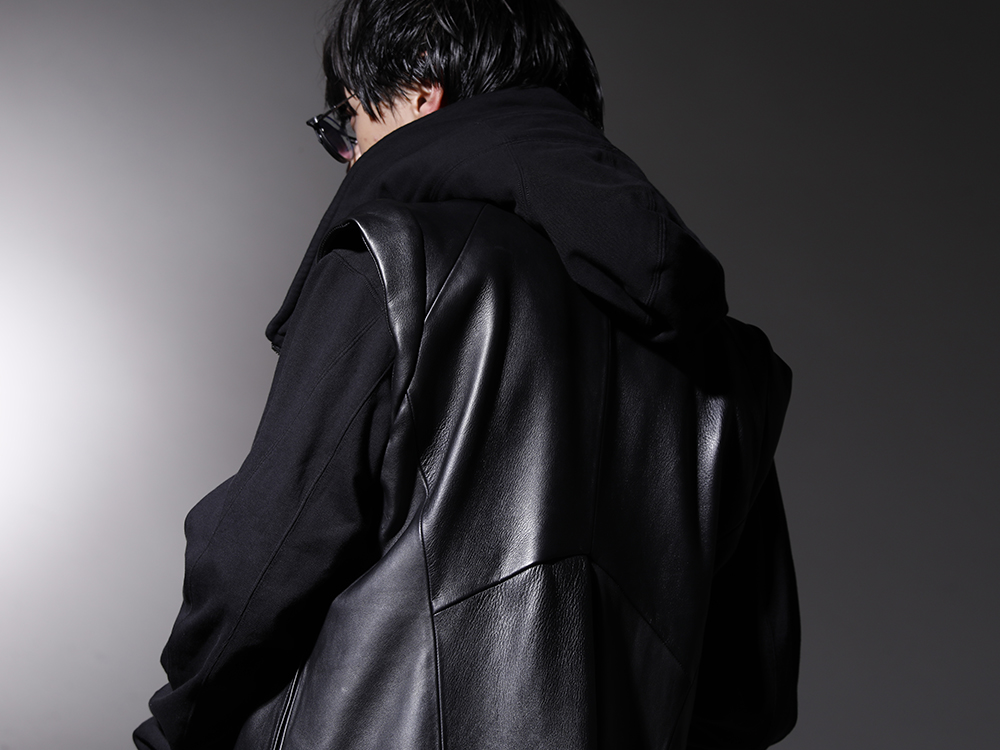 JULIUS 2022-23AW - A stylish vest with a hoody look for a casual look. - 797VEM2(Lamb Skin / Cow Hair Vest) 799CUM21-Black(Front Zip Sweat Hoodie Black) - 2-010