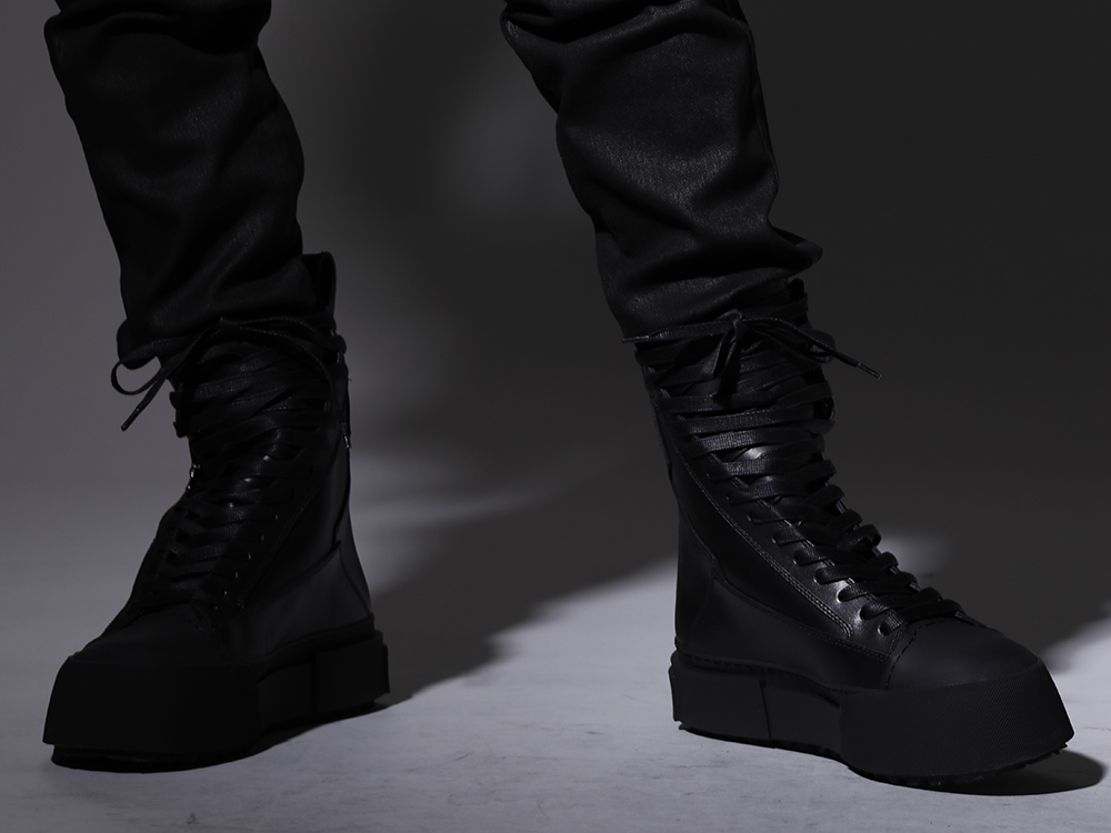 JULIUS 2022-23AW - Overwhelmingly Popular Gas Mask Coming This Season - 797FWM2-L-Black(Cow Leather Lace Up Sneaker Black) - 3-006