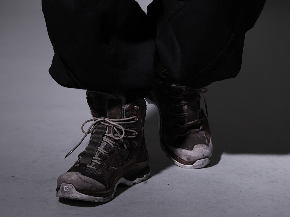 イレブン バイ ボリス ビジャン サベリ 2022-23AW - 独特なパターンで作られた立体的でワイドなシルエットを生み出すパンツ - BOOT2-GTX-WH-LR-ALL-DIRTY-GREY(BOOT2 GTX WH/LR/ALL DIRTY GREY) - 3-007