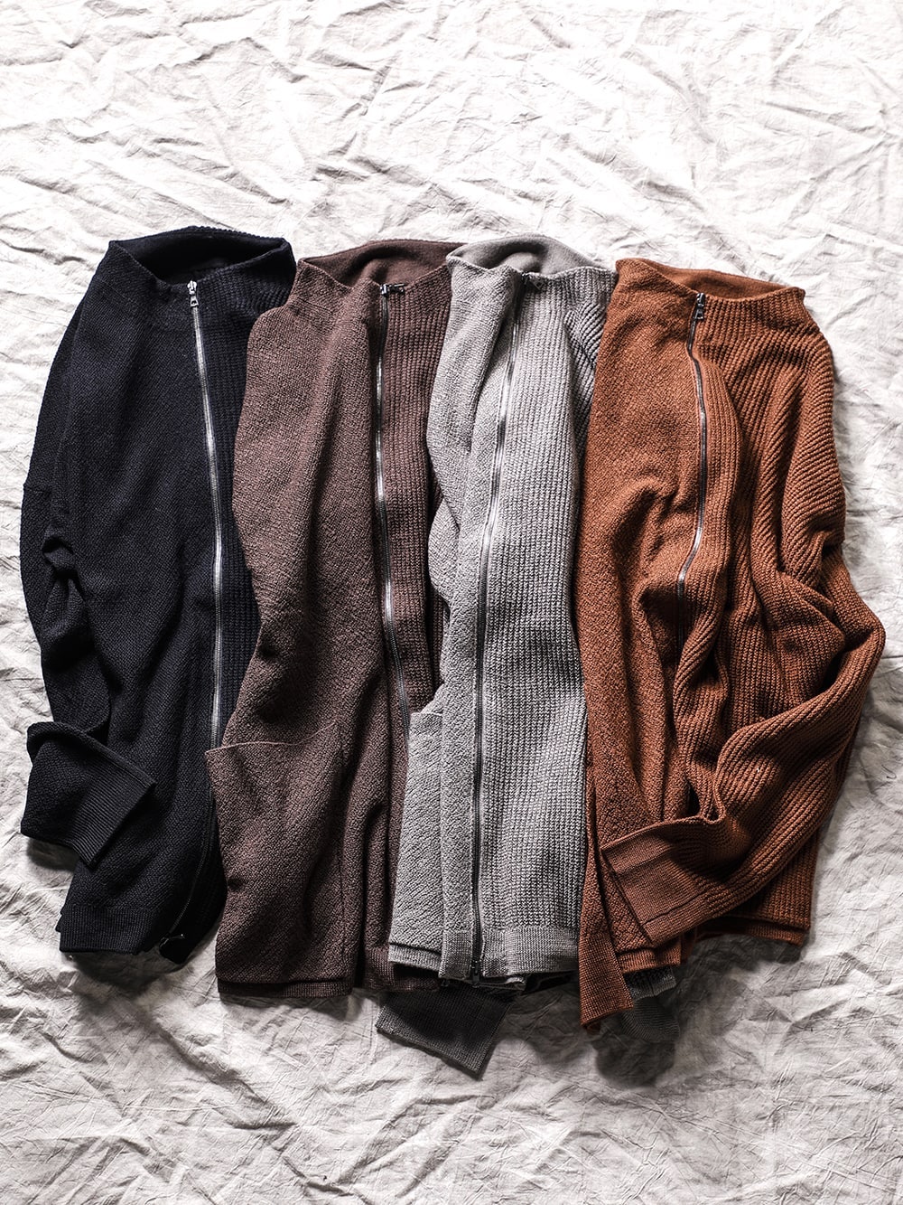 DEVOA 22-23AW シンプルかつカジュアルなイメージのデザイン KTS-CZM-Gray Cardigan merino wool Gray 1-001