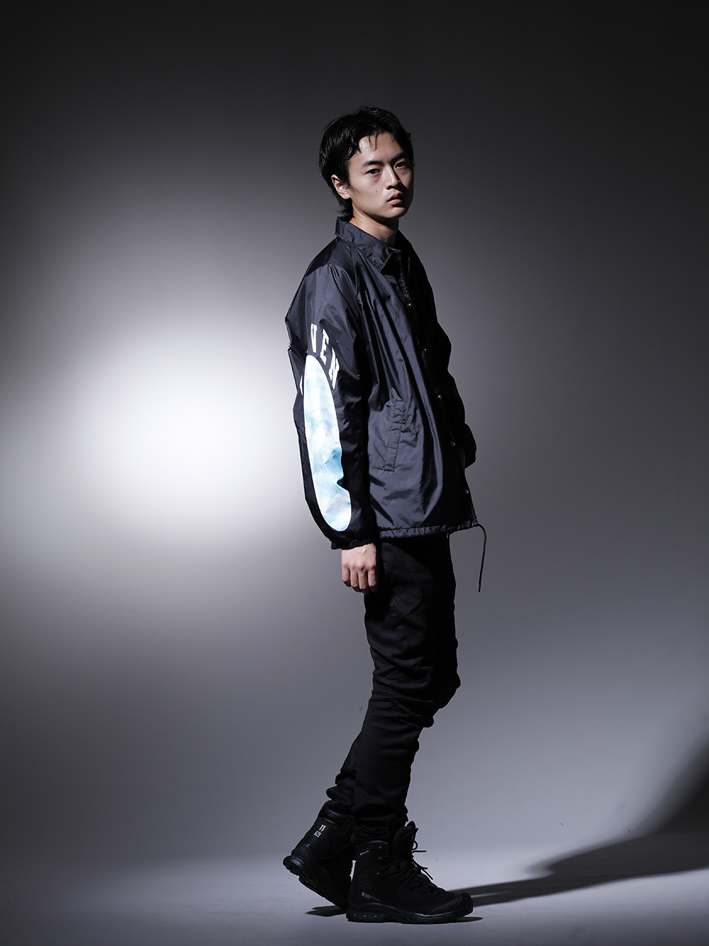 SAINT M×××××× / JULIUS / 11 by Boris Bidjan Saberi 2022-23AW - A casual style with a graphic on black. - SM-A22-0000-082(VLONE × ©SAINT M×××××× SKULL Coach Jacket) SM-A22-0000-076(VLONE × ©SAINT M×××××× MARIA Long sleeve T-shirt) 787PAM5-BK(Indirect Skinny Denim Black) BOOT2-GTX-Black(BOOT2 GTX Black) - 1-003