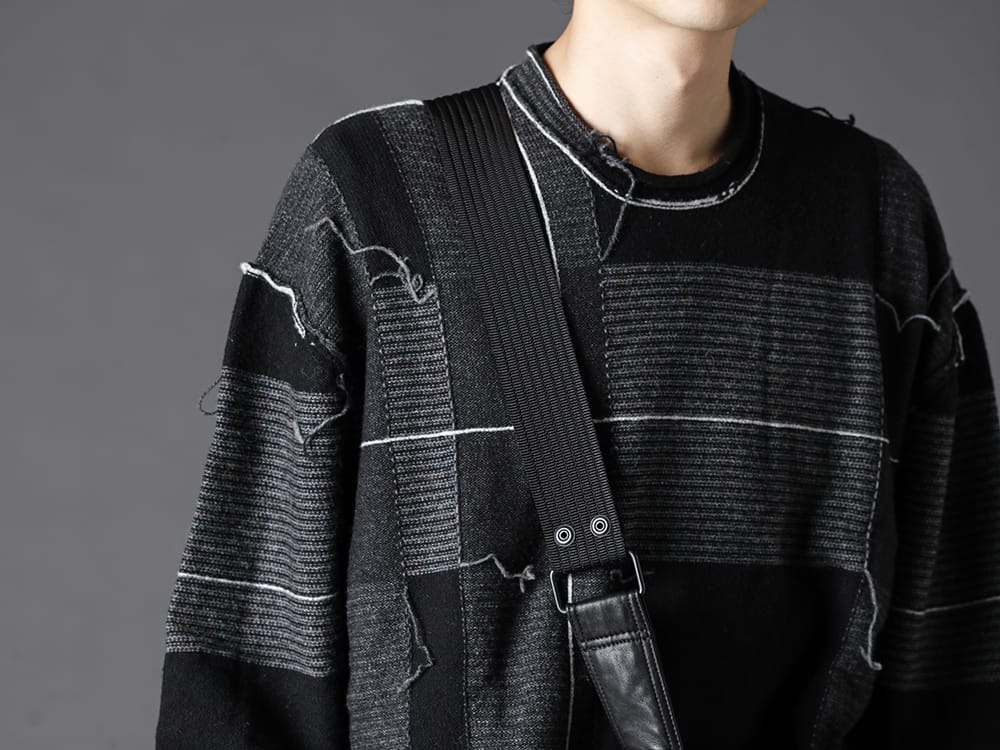 The Viridi-anne 2022-23AW This intarsia knit with an irregular plaid pattern is a useful piece for the autumn and winter seasons.  - VI-3529-07-Black Check P/O Knit Black - VI-3552-09 Goat Shoulder Bag - RG2001TVA RIGARDS collaboration sunglasses 2-001