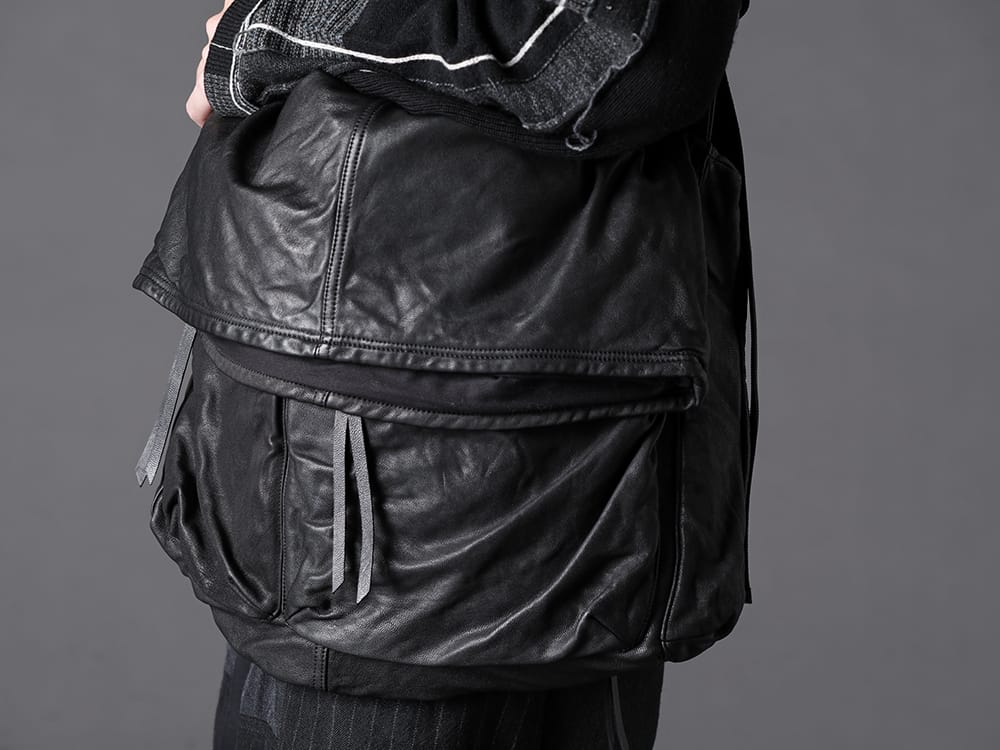 The Viridi-anne 2022-23AW This intarsia knit with an irregular plaid pattern is a useful piece for the autumn and winter seasons.  - VI-3529-07-Black Check P/O Knit Black - VI-3552-09 Goat Shoulder Bag - RG2001TVA RIGARDS collaboration sunglasses 2-005