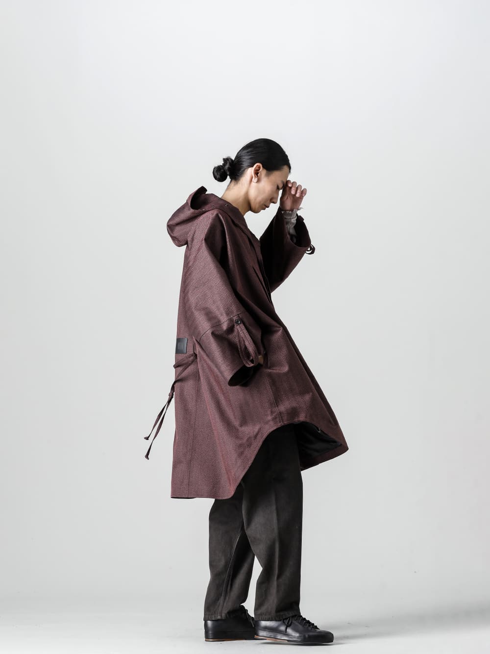 Norwegian Rain 22-23AW styling Recommended outerwear that can be worn in any weather from autumn to midwinter - Raincho-Unisex-Herringbone-Bordeaux-レインチョ ユニセックス ボルドー - UK7553-Off-White-ロングスリーブ ニットトップ. オフホワイト - UM3530-Black-Brown-フェリックス パンツ ブラック/ブラウン - Handsewn-Classic-Lo-ハンドソーン クラシック ロー 1-001
