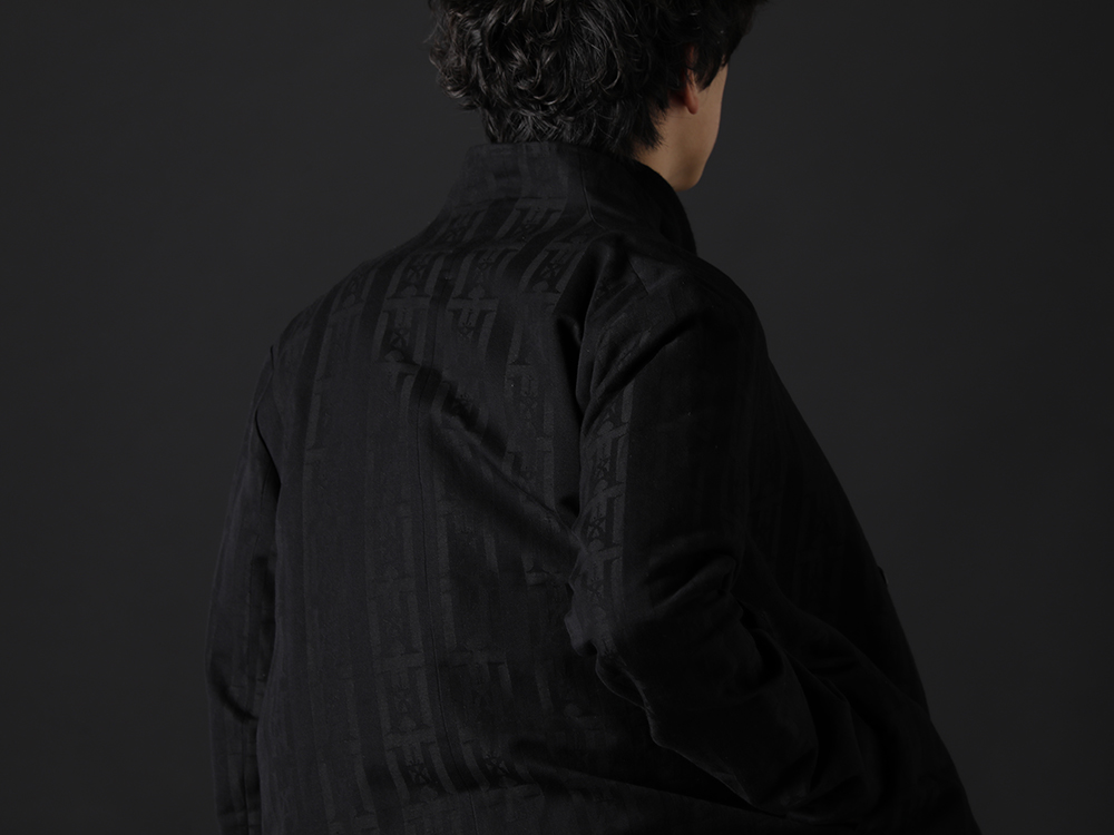 kujaku 2022-23AW - The skirt is clean, yet adds a good depth to the styling. - KJ-22SS04(Nankyo Coat) - 2-008