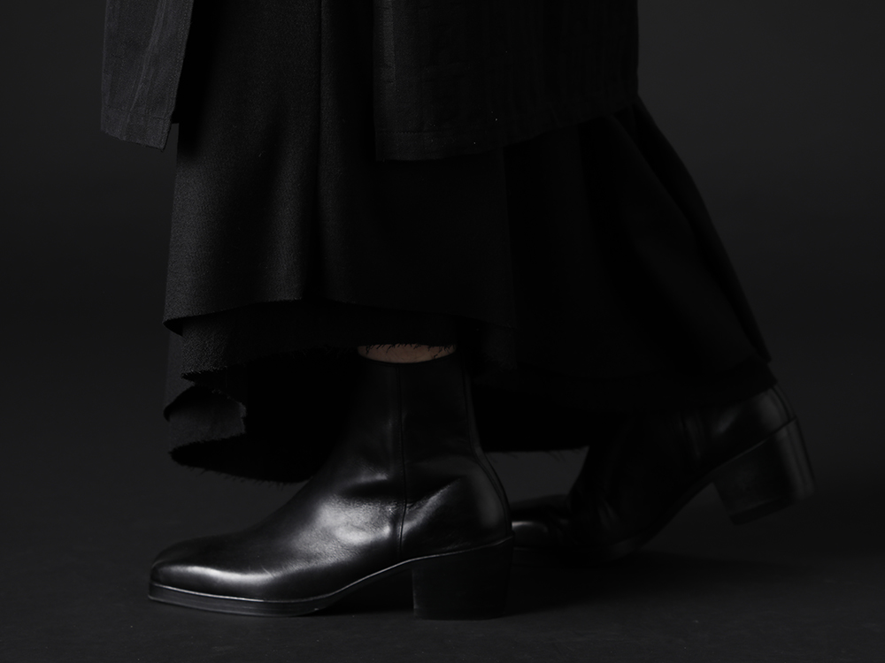 kujaku 2022-23AW - Asymmetrical, layered design skirt - KJ-22AW33-Black(otomeyuri skirt Black) KJ-21AW38(Kiri Boots) - 3-005