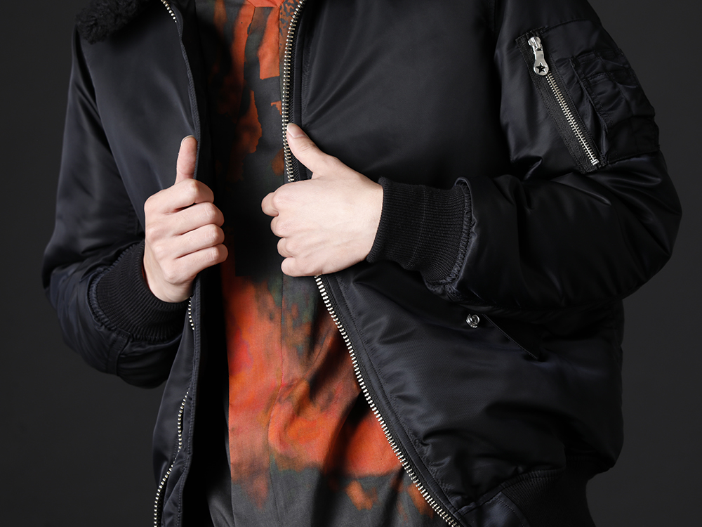 フェノメノン / ユリウス  2022-23AW - 背面ディテールが特徴的なブランドらしいフライトジャケット - ILLJK22A-007-black(クロス フライトジャケット ブラック) 787SHM2-P(DUSK プリズム カットシャツ) - 2-005