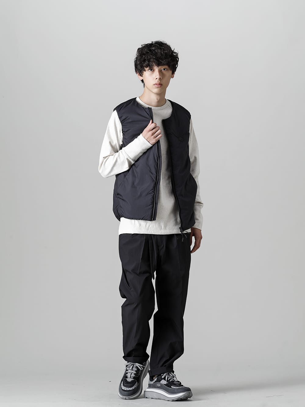 LANTERN 2022-23AW Black with a sense of stability if you choose it for basicness - MMA-LAN-01-Black Heating inner Vest Black - RB-423-Oatmeal Ragran L/S Oatmeal - BK2273402 Tech Weather Wide Tapered Pants 3-004