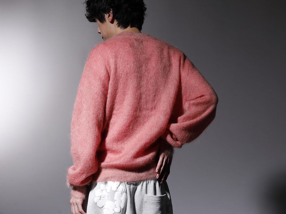 セントマイケル 2022-23AW - 不気味なデザインをカラー使いでポップな仕上がりに - SM-A22-0000-073(ボーン X レイズド × セントマイケル CLOWN ニット ピンク) - 2-003