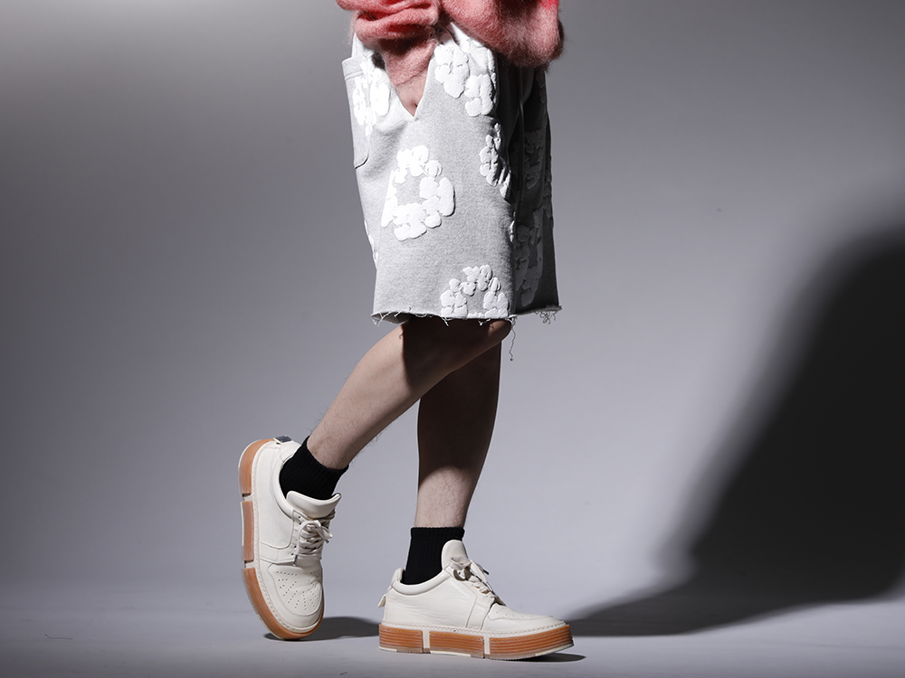 デニムティアーズ / グイディ 2022-23AW - アイコニックなデザインを落とし込んだコラボショーツ - RM-K01-0000-133(レディメイド × デニムティアーズ COTTON WREATH スウェットショーツ グレー - RE-DT-GY-00-00-17) GJ02-CO00T(レースアップブーツ - ホースフルグレインレザー - GJ02 CO00T) - 3-002