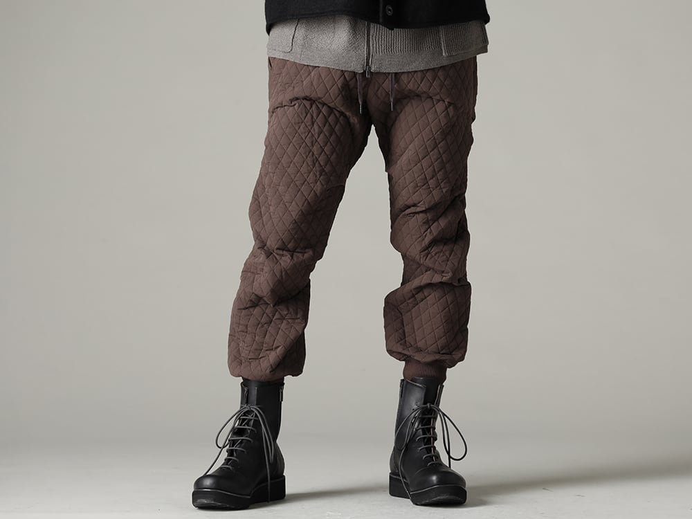 DEVOA 22-23AW  Volume and silhouette that create a loose airy feel, and random wrinkles  PTN-SSC Jogger pants quilted silk / cotton FW-LMM Leather boots 3-001