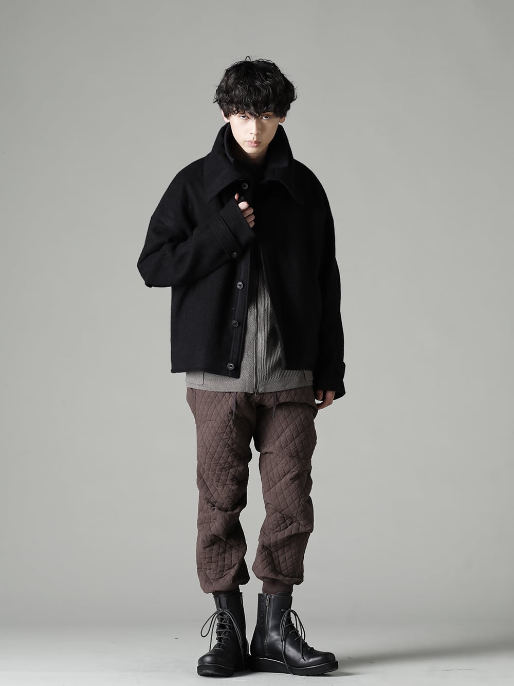 DEVOA 22-23AW  JKI-CGS High neck jacket brushed cashgora KTS-CZM-Gray Cardigan merino wool Gray PTN-SSC Jogger pants quilted silk / cotton FW-LMM Leather boots  4-001