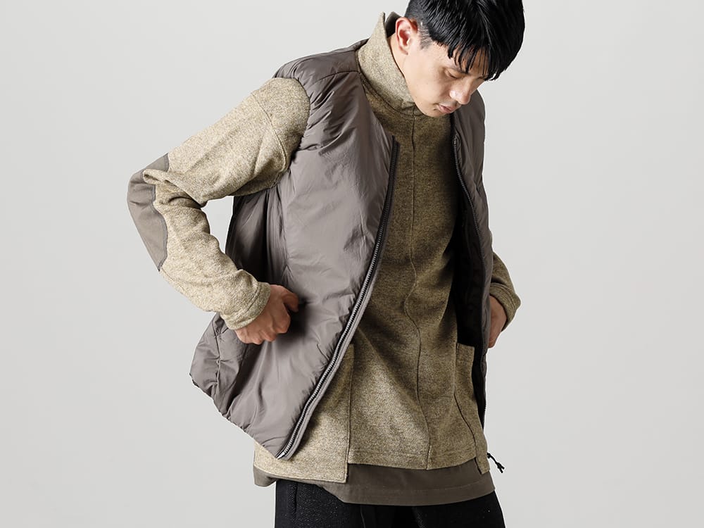 LANTERN 2022-23AW A comfortable combination of a vest with a heating device to adjust the temperature, and a wool-lined top.  - MMA-LAN-01-Brown Heating Inner Vest Brown - VI-3533-01-Beige Wool / Cotton brushed lining High Neck Pullover Beige 2-004