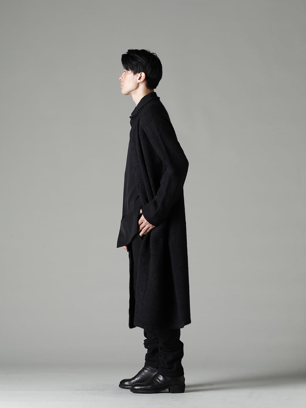 Forme d`expression 22-23AW(秋冬) スタイリング 上品さと気軽さを兼ね備えたロングカーディガン - HM014-SIOB アルパカ ロング コート  -  HS007-FGGB リラックス アウター シャツ  -  UP110-354B コントゥア パンツ 2.0  -  788Z_H バックジップブーツ ダブルソール - ホース フルグレイン レザー 1-001