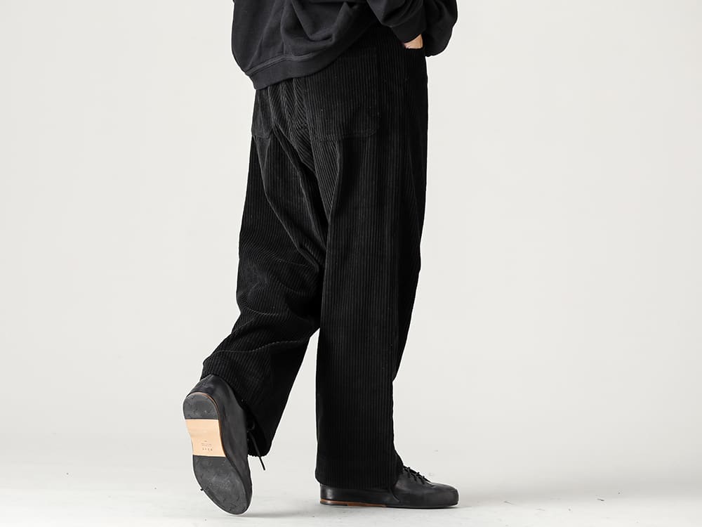 O PROJECT 22-23AW Corduroy trousers that are comfortable to wear, even for those who do not like the touch of woollen fibres. - O14TR2-Black-Wide trousers Wide wale corduroy Black - Handsewn-Classic-Lo-Handsewn Classic Low 3-003