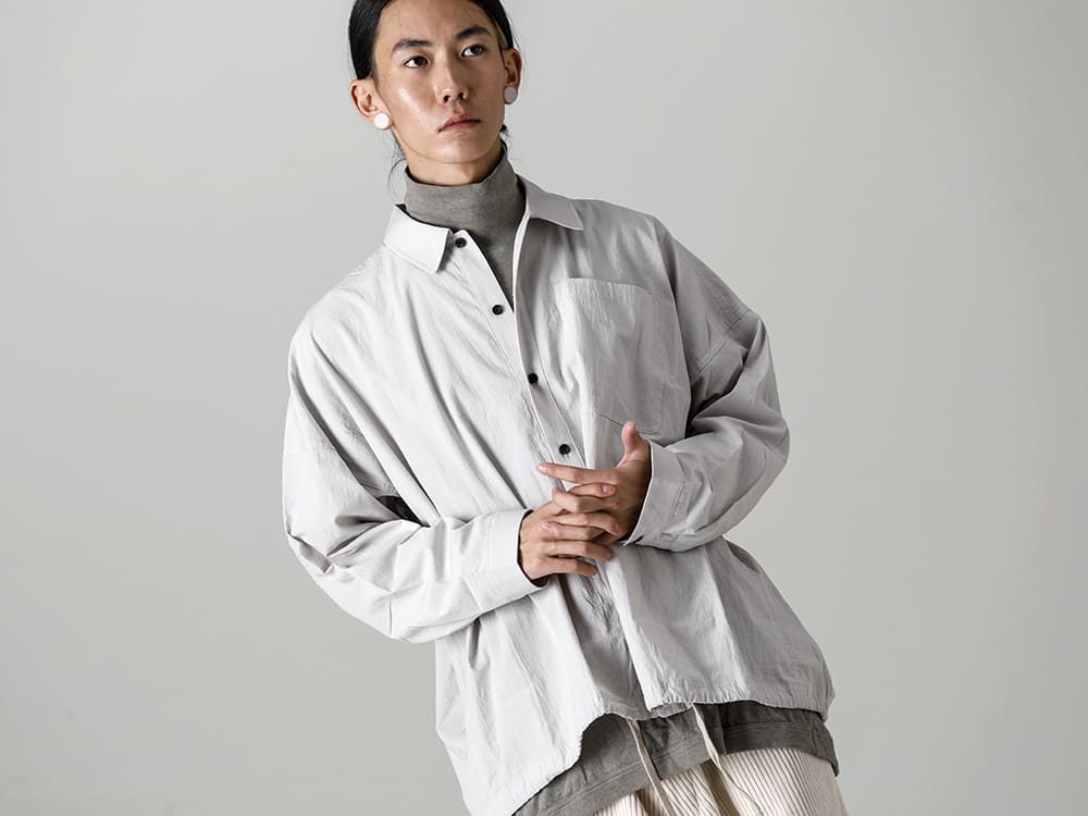 O PROJECT-オープロジェクト 22-23AW(秋冬) 画像の詳細(画像検索に引っ掛けたいアイテムに対する説明) シャツを秋らしく取り入れたい方にオススメのタートルネックTee -  O14SRT2-LT-Grey-ボマーシャツ ファインンドライシーチング ライトグレー - 014TS2-Taupe-コットンウールジャージーロングスリーブ Tシャツ トープ 