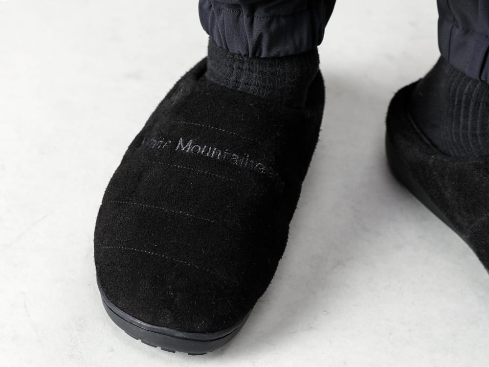 White Mountaineering - ホワイトマウンテニアリング 2022-23AW 見出し3 - BK2273405 テック ナイロン フリース スリム パンツ - BC2273818 Black WMBC × SUBU ウインターサンダル 3-004