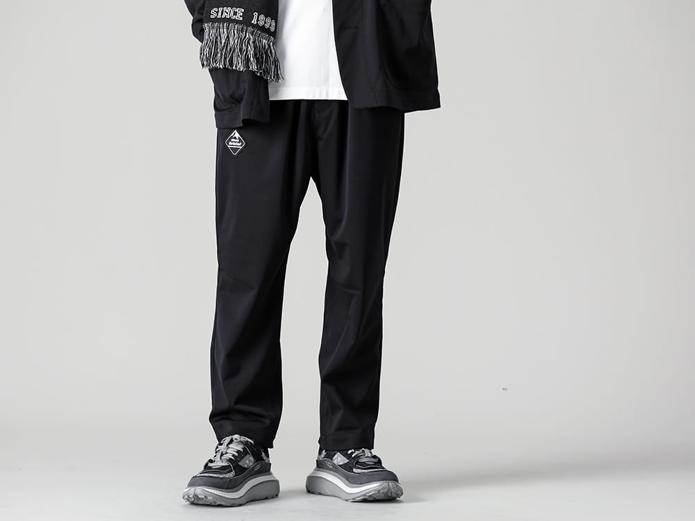 White Mountaineering 2022-23AW White Mountaineering popular tapered silhouette pants that can be worn with any top! WM2273408
WM × F.C.Real Bristol Tapered Pants
CLASSIC CHEST LOGO LS TEE - WM2273801 WM × UGG Sneakers 3-001