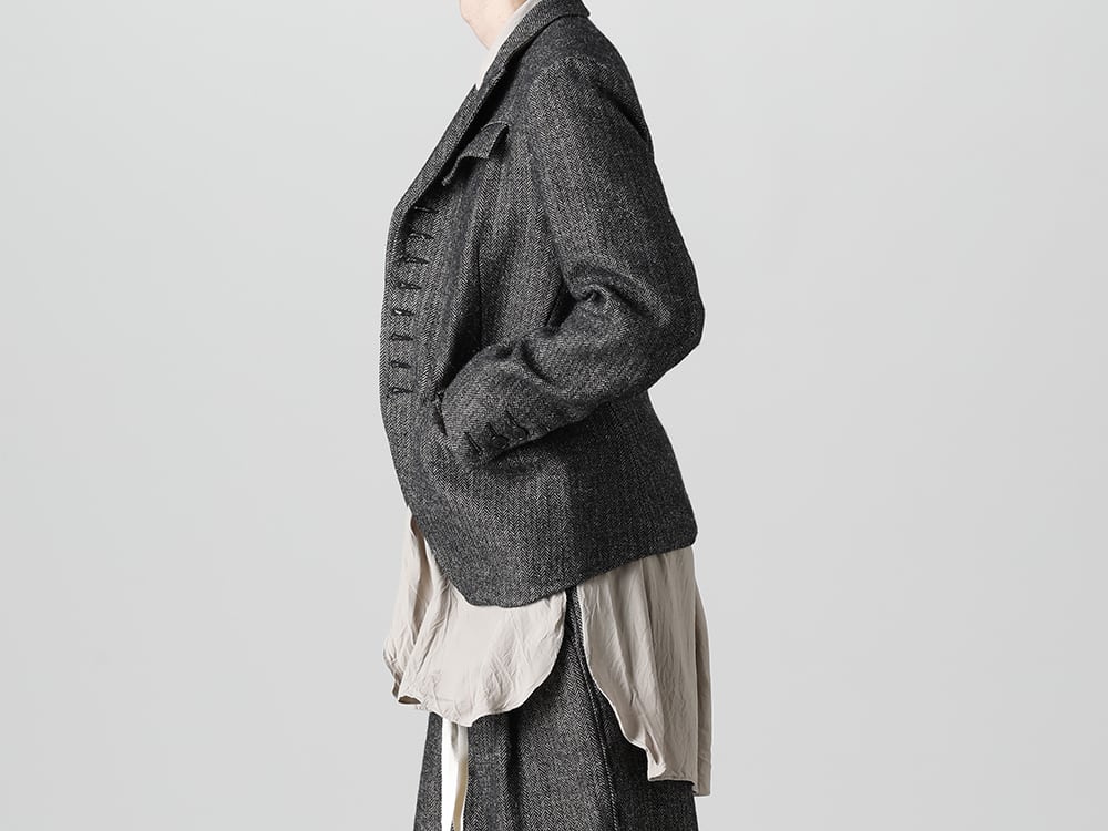 KLASICA 22-23AW(秋冬) レーヨンシャツとワイドパンツでこなれた着崩しを実現 - 22C-40BLZ-HUNTS 10ボタン ドール ブレザー - クラッシック ヘリング ボーン - 22C-72SH39-SH-039-Sand オーバー サイズ クラッシック ワイド シャツ サンド 3-003