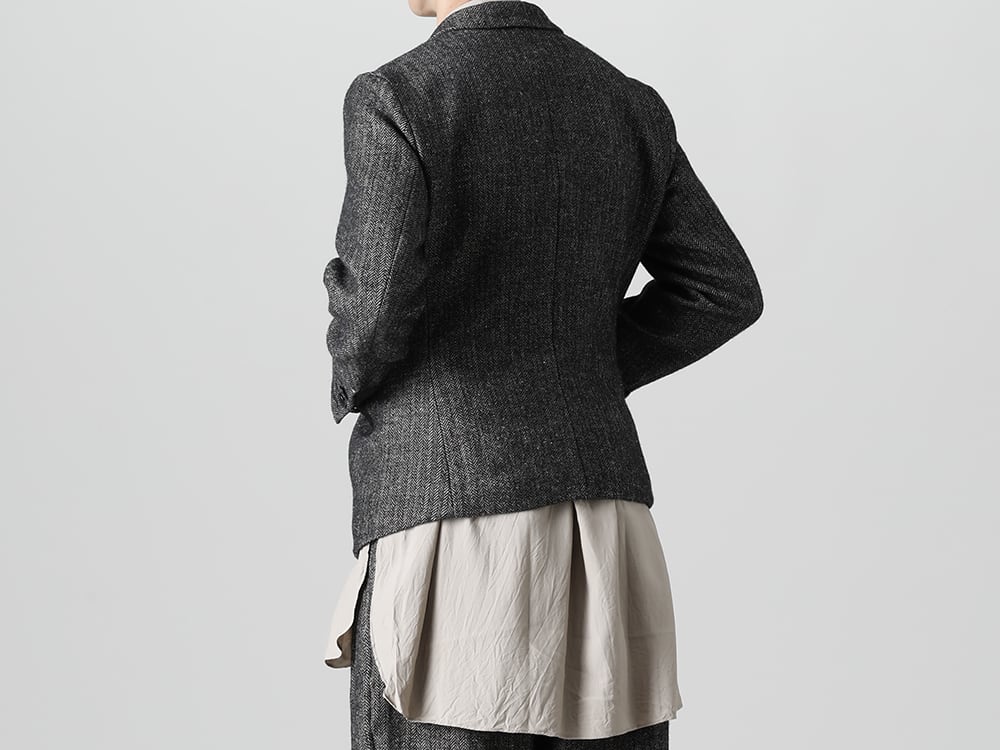 KLASICA 22-23AW(秋冬) レーヨンシャツとワイドパンツでこなれた着崩しを実現 - 22C-40BLZ-HUNTS 10ボタン ドール ブレザー - クラッシック ヘリング ボーン - 22C-72SH39-SH-039-Sand オーバー サイズ クラッシック ワイド シャツ サンド 3-004