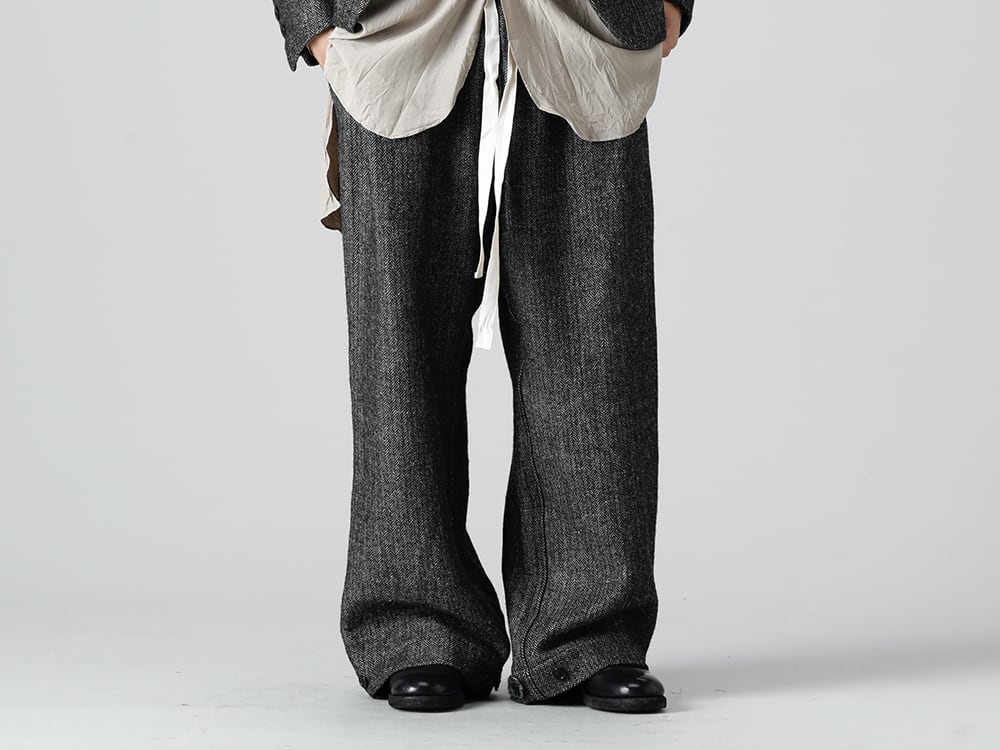 KLASICA 22-23AW(秋冬) レーヨンシャツとワイドパンツでこなれた着崩しを実現 - 22C-42TRS-GARNER ワイド ストリング トラウザー - クラッシック ヘリング ボーン - 788Z_H バックジップブーツ ダブルソール - ホース フルグレイン レザー 3-005