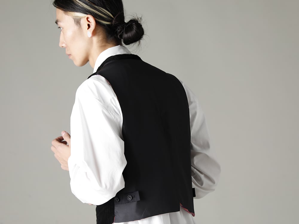 Yohji Yamamoto 22-23AW collection Style #1. 1-004