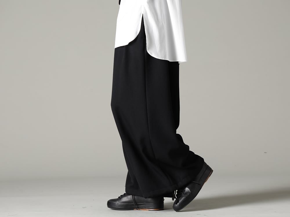 Yohji Yamamoto 22-23AW collection Style #1. 1-004